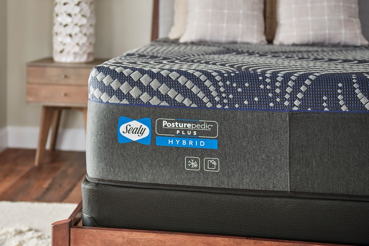 Closeup of a Posturepedic Plus on a Flat Foundation